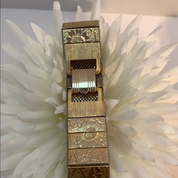 Vintage Goldtone Bracelet - Picture 3 of 8